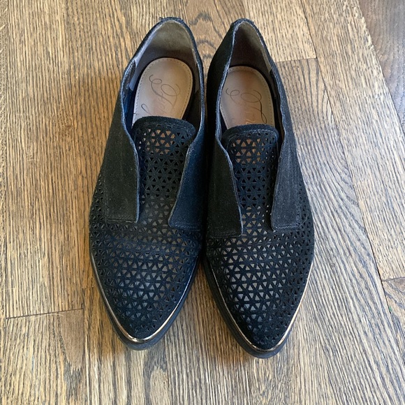 Black suede perforated loafers. Women’s Size 6 - Picture 1 of 5